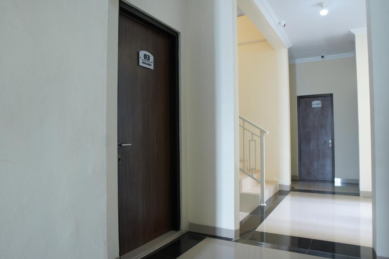 Kost Eksklusif Teduh Hostel Jogjakarta Buitenkant foto
